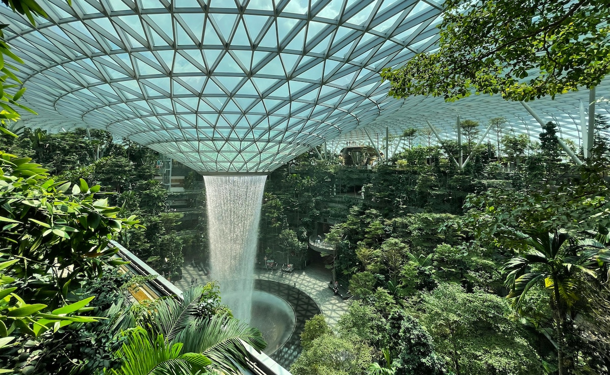 Two Indian Women Detained For Theft At Singapore’s Changi Airport