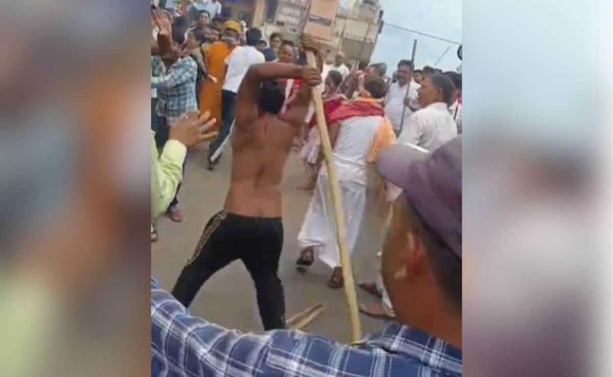 Sticks, Spatulas Fly As Shopkeepers, Tourists Beat Each Other Bloody In Haridwar