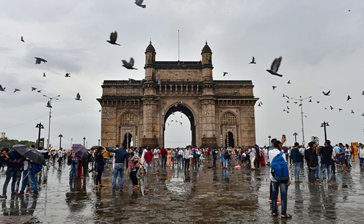 Weather Office Predicts Heavy Rains In Mumbai, Urges Public To Stay Indoors