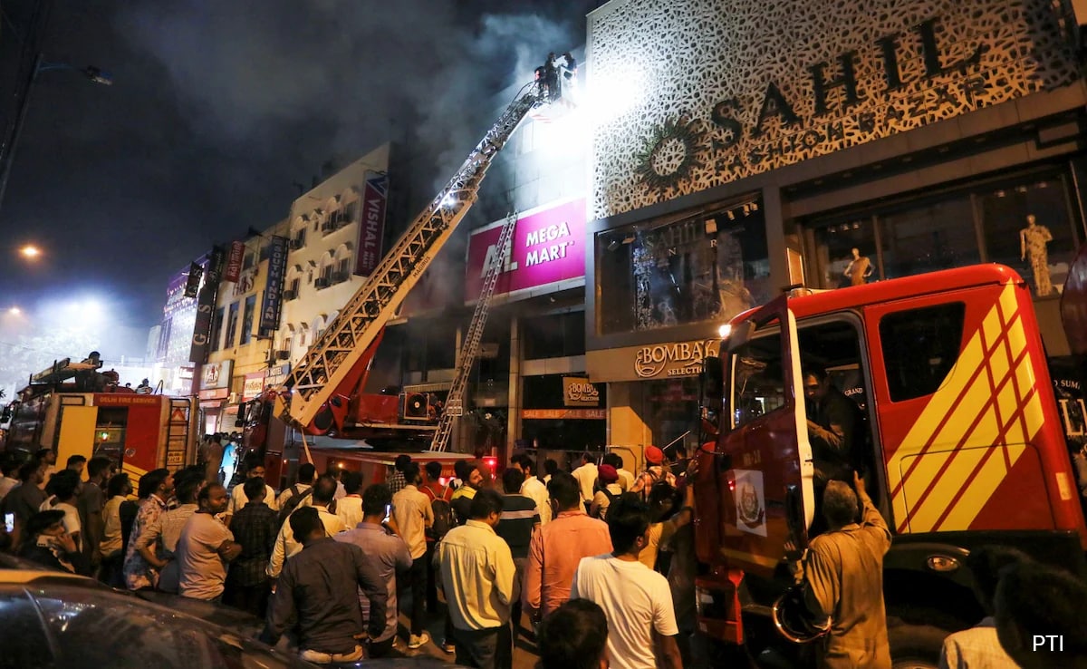 Man Found Dead In Lift After Fire At Vishal Mega Mart In Delhi’s Karol Bagh