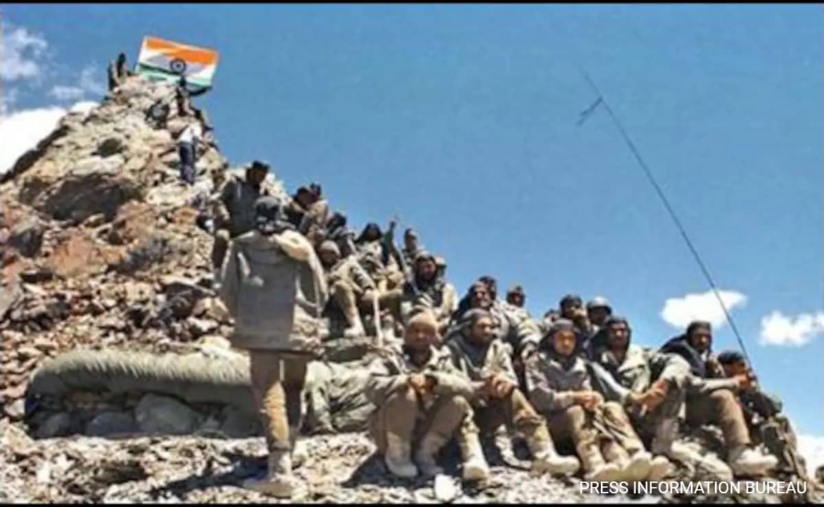 Kargil Vijay Diwas 2025: President Murmu, Rajnath Singh Honour Fallen Heroes