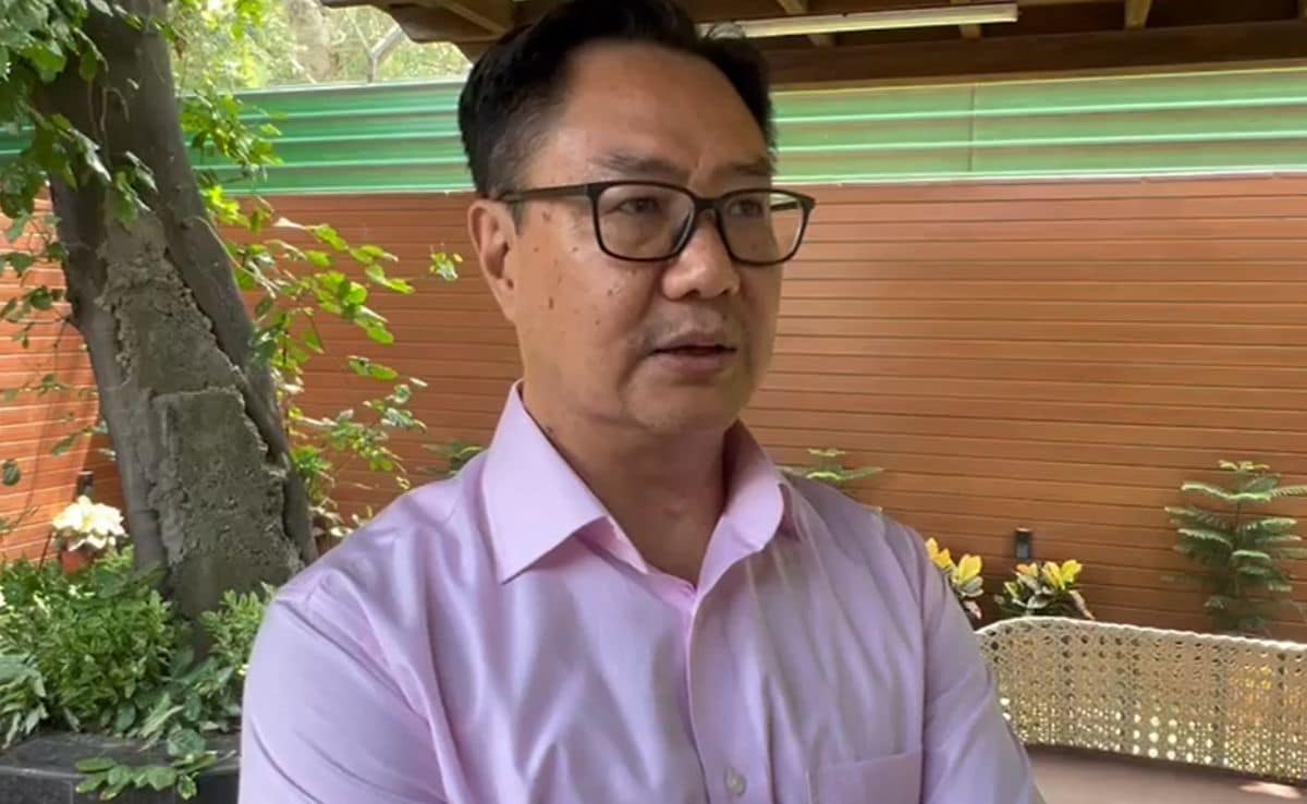 “Average Lawyer”: Kiren Rijiju Attacks Kapil Sibal Over Cash-At-Home Row