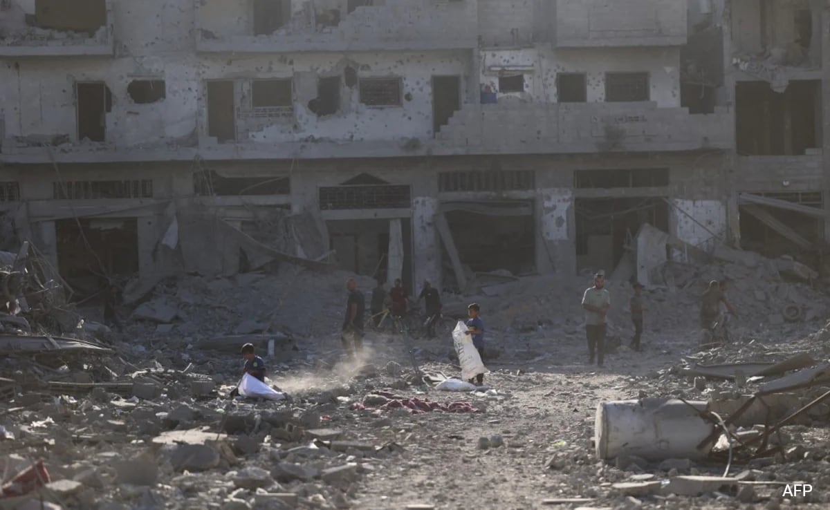 Arab Nations Tell Hamas To End Rule In Gaza, Hand Over Weapons