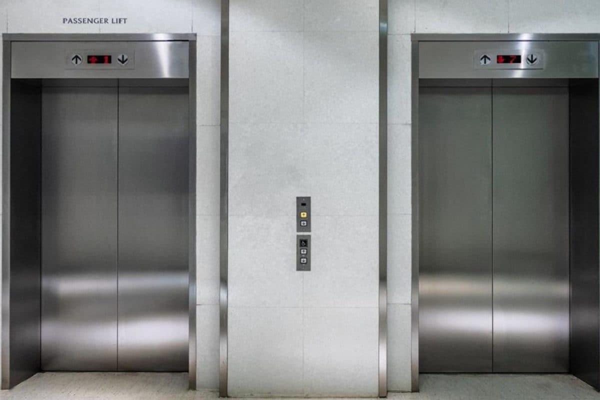 Power Outage Traps Thane Worker On Lift 21 Floors Above Ground, Rescued After 15 Hours