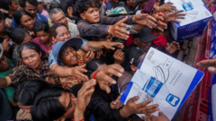 Trump calls on Thailand and Cambodia to stop fighting