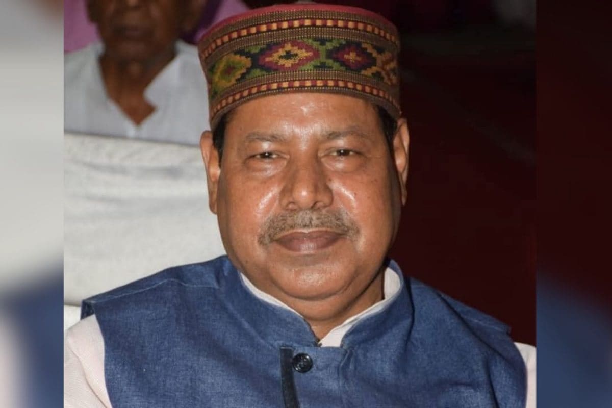 Panchayat-Like Drama Unfolds As Bihar MLA Threatens Village Secretary For Not Recognising Him