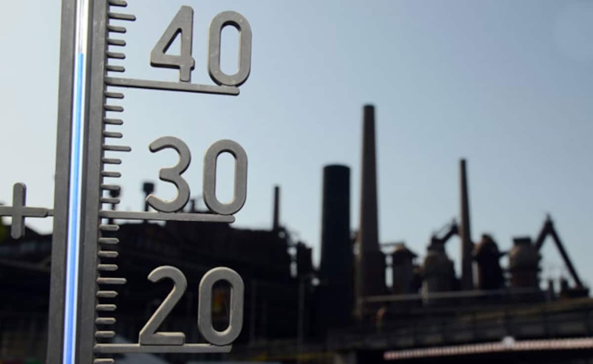 Heatwave In Europe Moves East, Germany Expected To Record High Temperatures