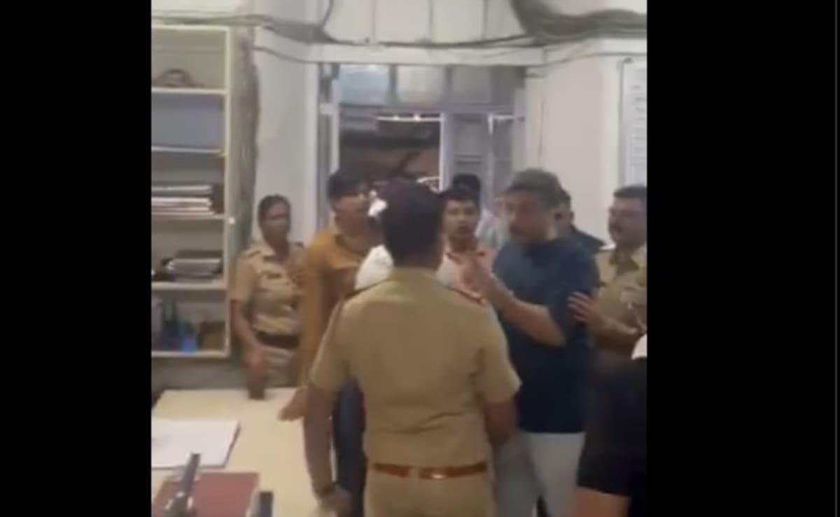 Video: “Keep Your Voice Down,” Sharad Pawar’s Grandnephew Shouts At Cop