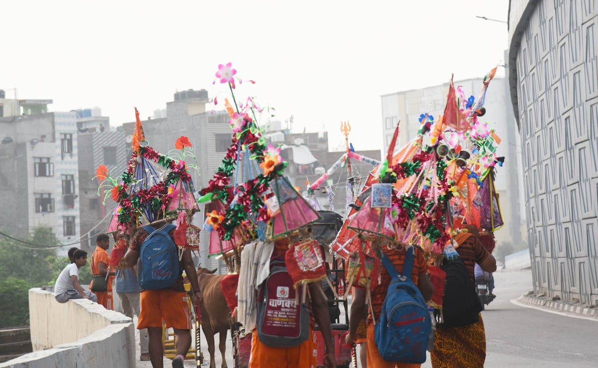 Senior UP Government Official Orders Ban On Outsiders In Kanwariya Camps