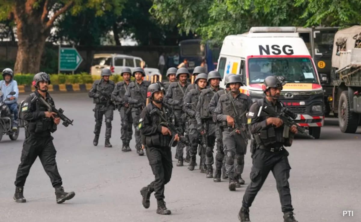 Watch: Commandos Rappel Down From Chopper On 5-Star Hotel In Delhi For Anti-Terror Drills