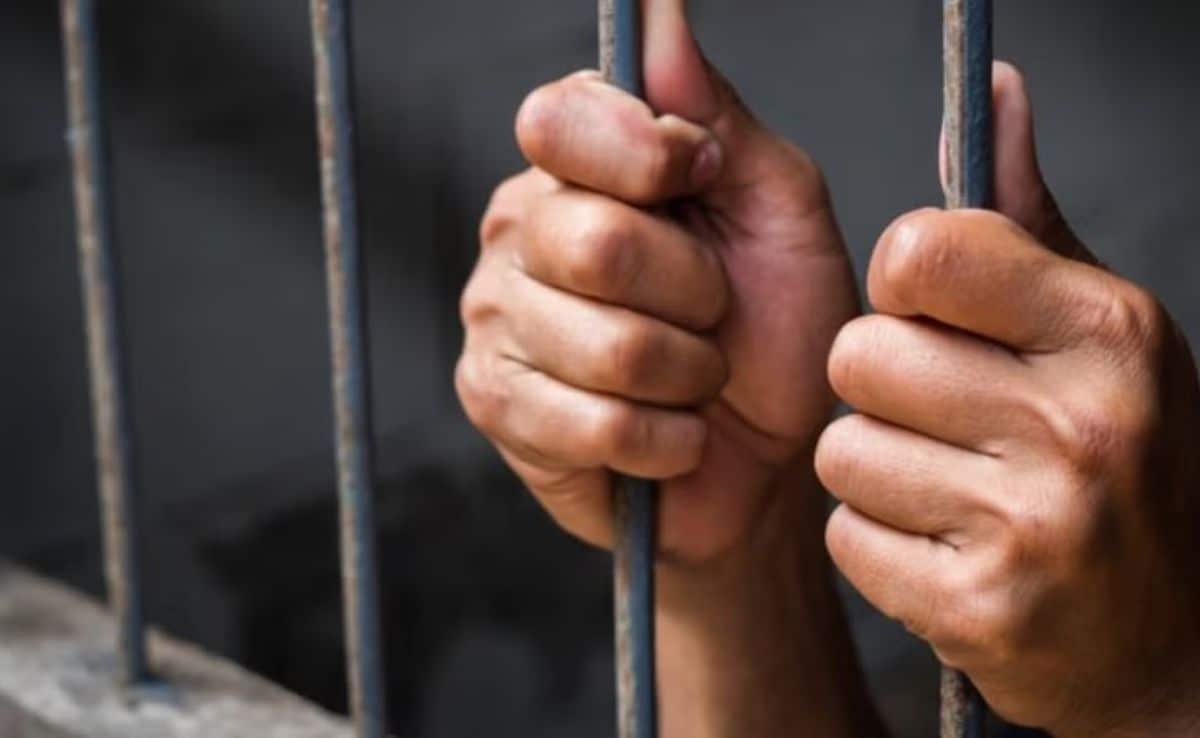 France Prison Break: Inmate Hides In Cellmate’s Laundry Bag, Escapes Jail