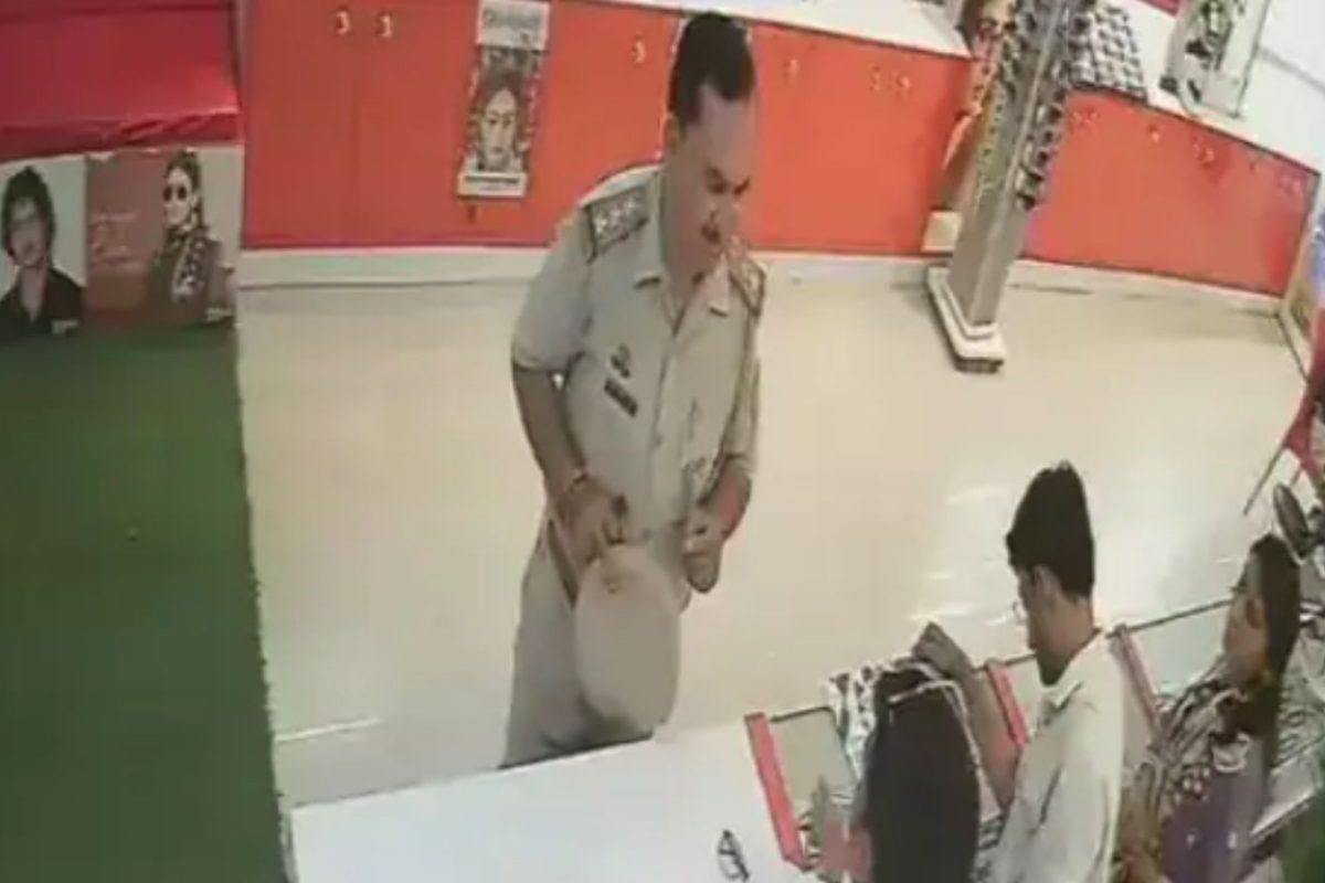 UP Cop Refuses To Pay For Glasses, Threatens Shopkeeper In Mirzapur; Video Goes Viral