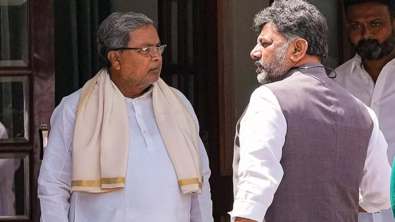 Cong ‘unity show’ flatlines? Shivakumar backs Siddaramaiah; says ‘no option’