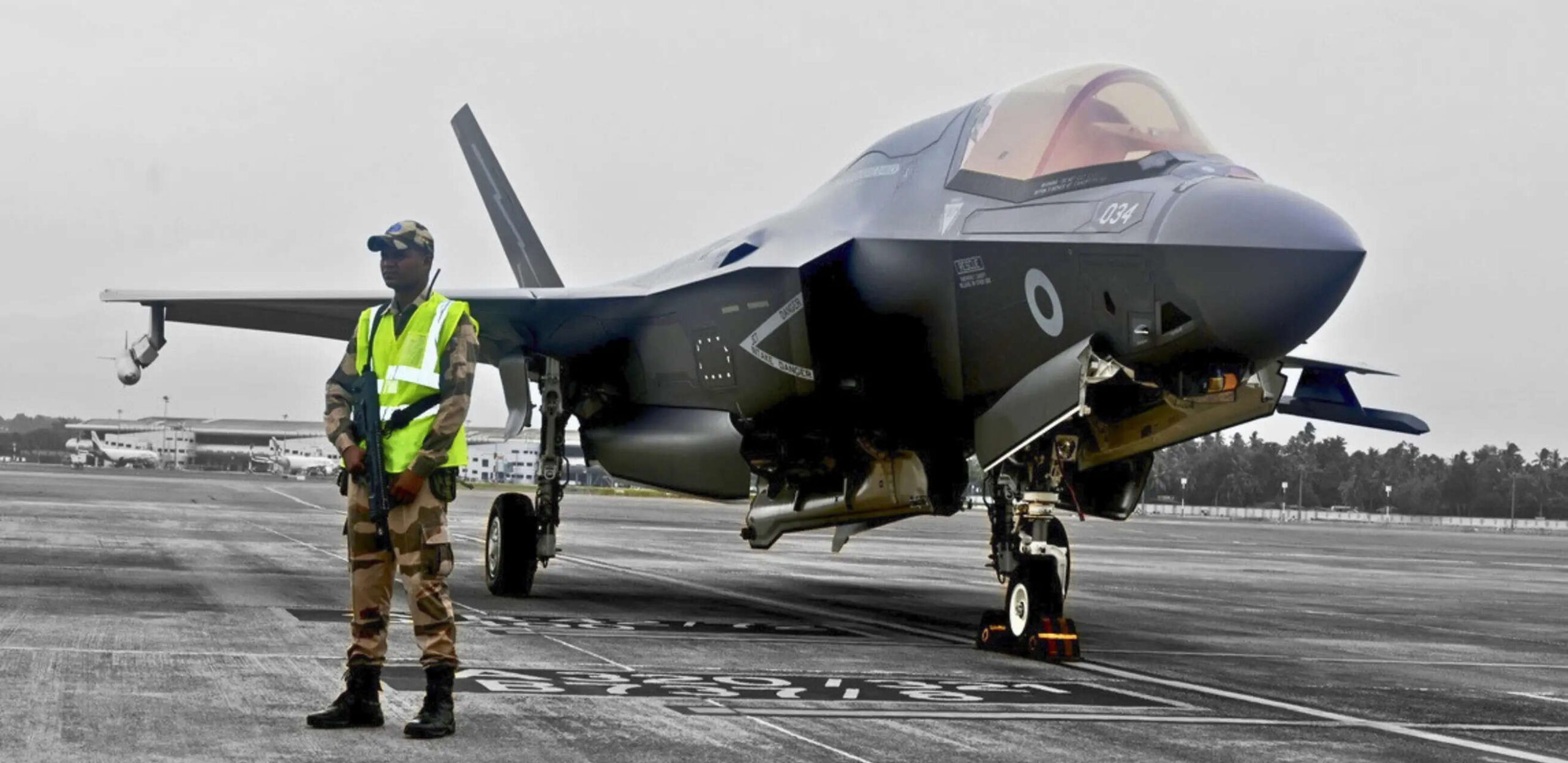 F-35B stranded in Kerala: 25 UK engineers arrive to repair 0 million fighter jet