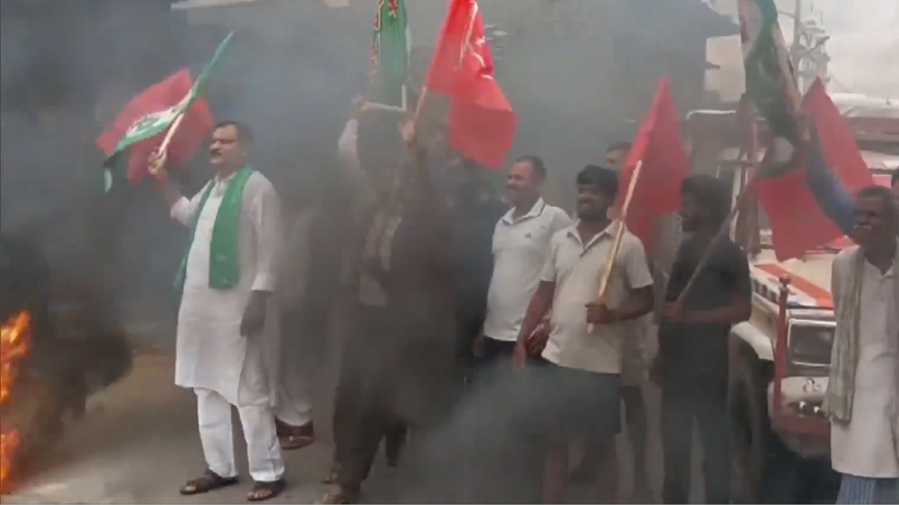 Bihar Mahagathbandhan protest: Tyres burnt, roads blocked; what electoral roll row is about