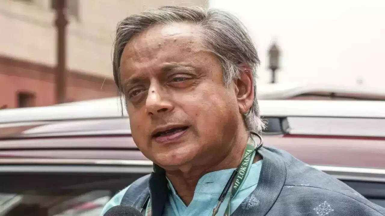 ‘Pick party first’: Kerala Congress snubs Tharoor’s ‘CM ambition’