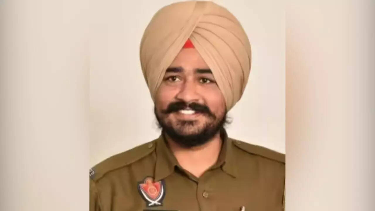 Bloodstained car, no trace of owner: Intel cop missing for 4 days; search operation on