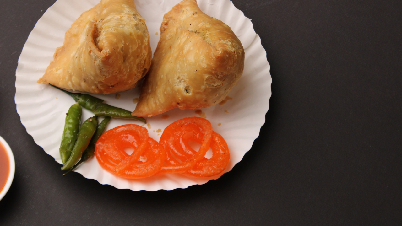 No warnings for samosas, jalebis: PIB issues statement; calls claims fake