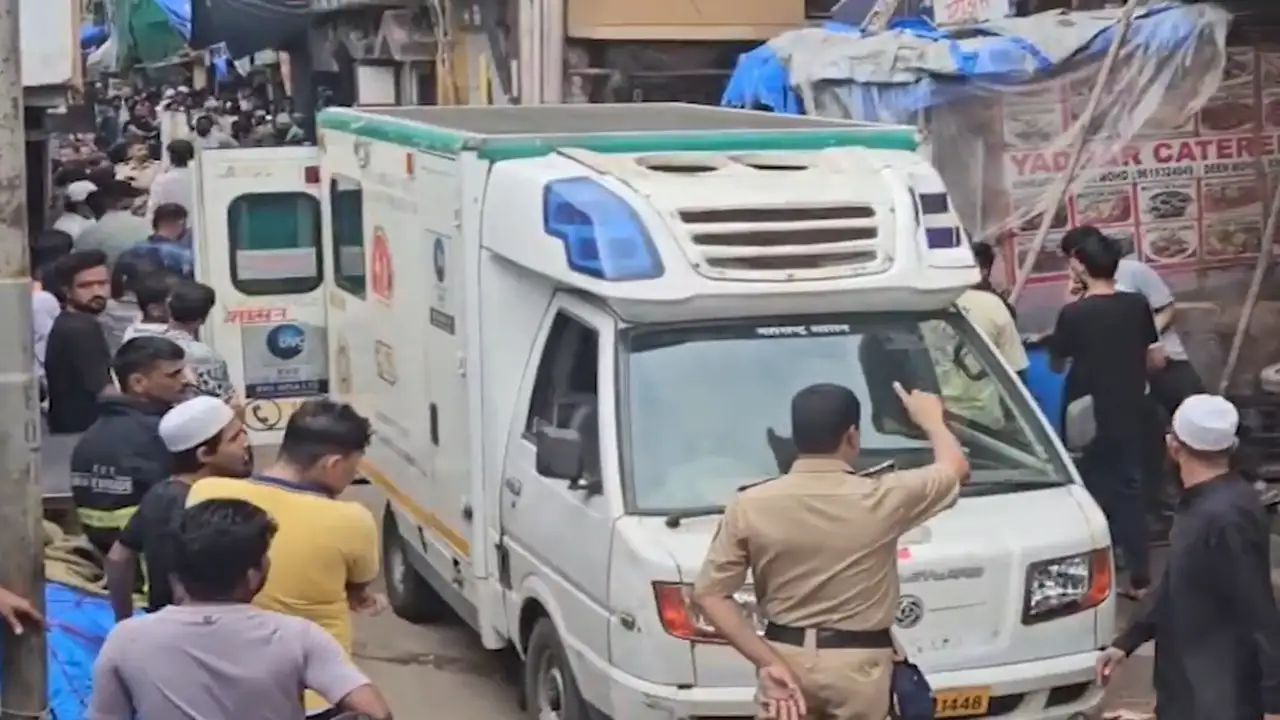 Mumbai chawl collapse: Floors cave in at 3-storey building; many feared trapped