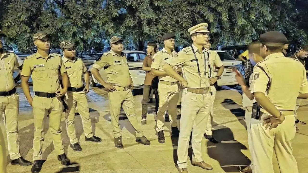 Odisha shocker: Miscreants set 15-year-old girl on fire, in critical condition