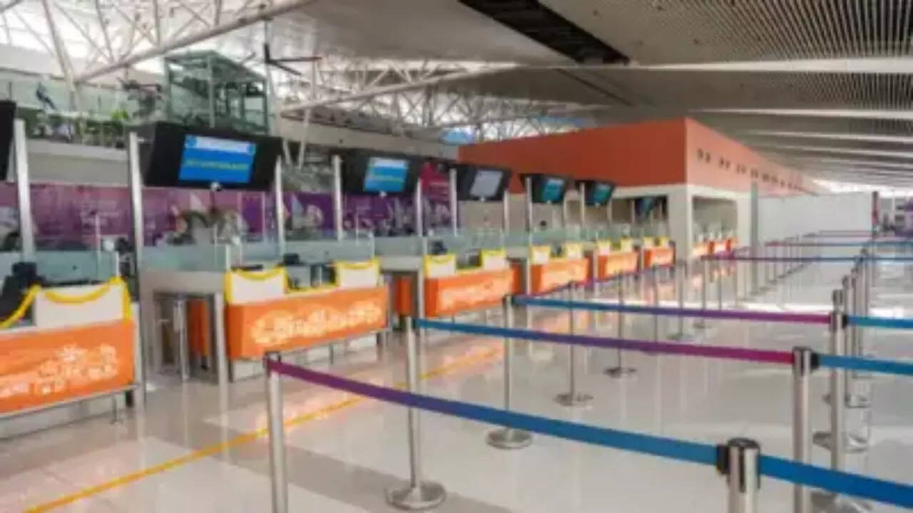 Ahmedabad airport receives bomb threat