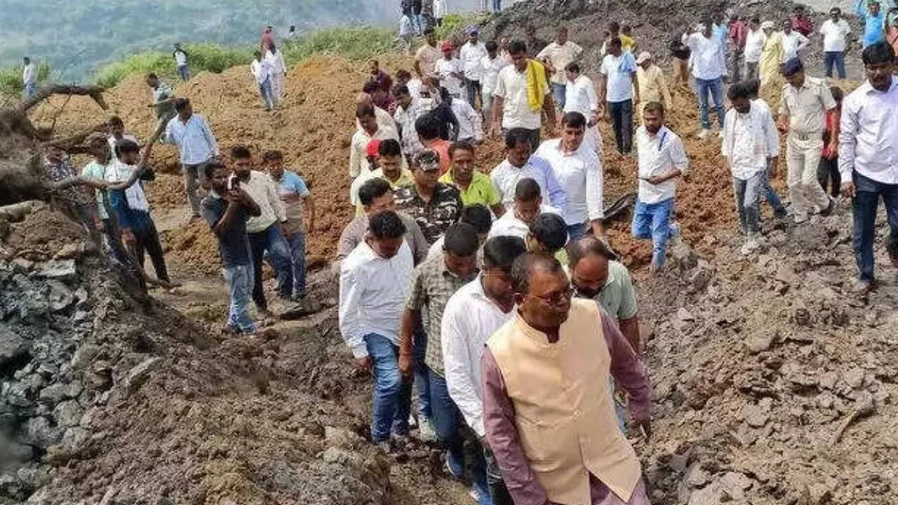 Dhanbad ‘mine collapse’: Many feared trapped; politics hots up as conflicting claims emerge