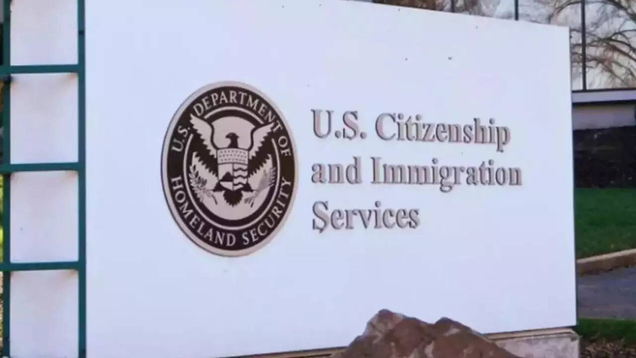 USCIS draws up an implementation plan to narrow birthright citizenship
