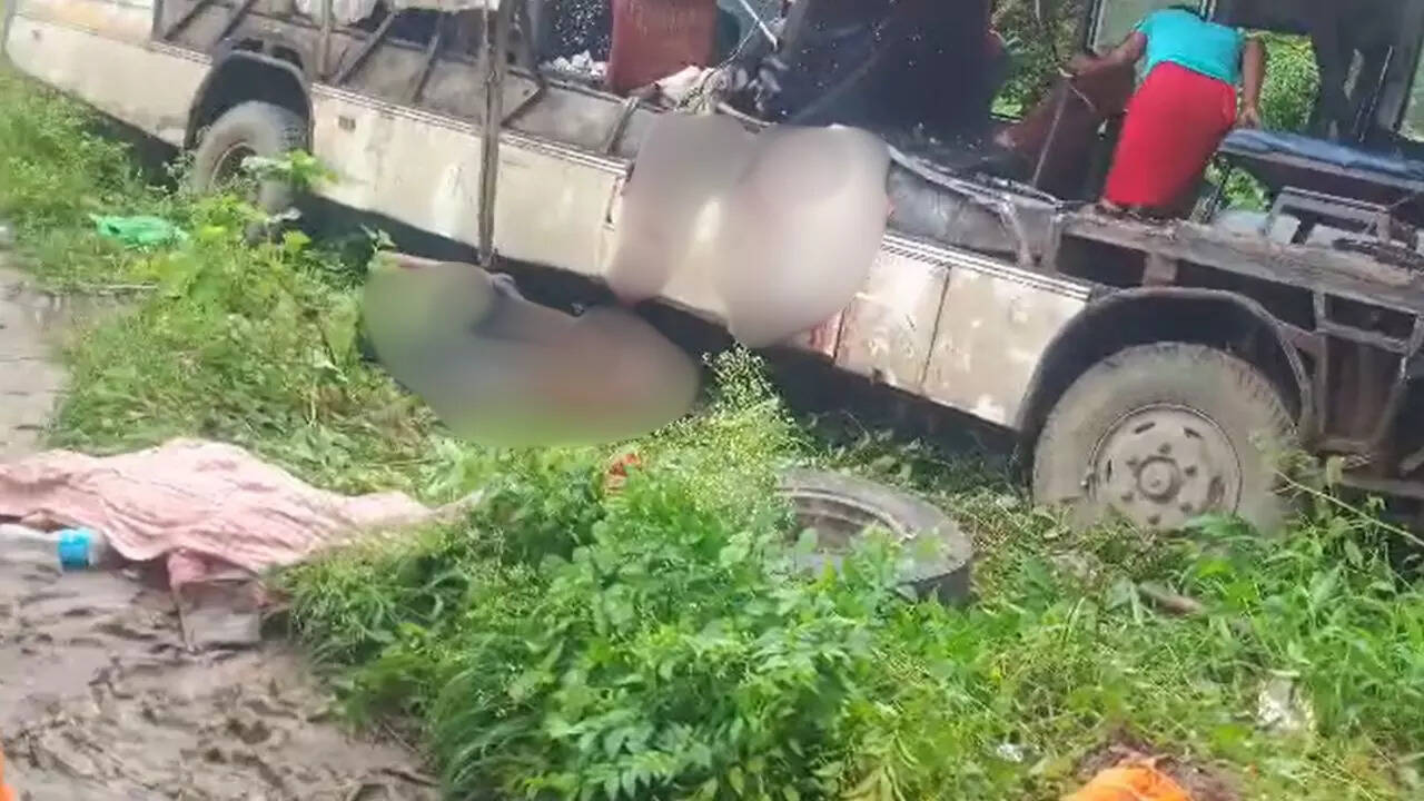 Jharkhand tragedy: Bus carrying Kanwariyas collides with truck; BJP MP Nishikant Dubey says 18 killed