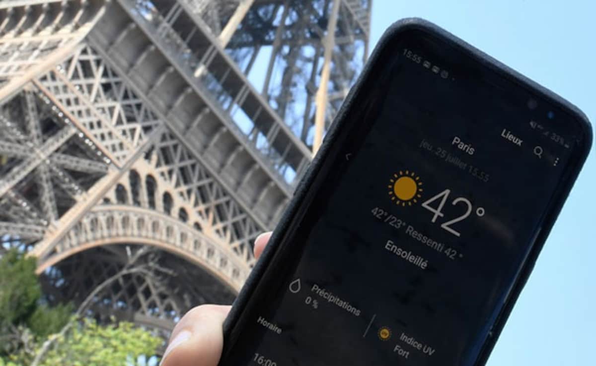 France Shuts Schools, Top Floor Of Eiffel Tower, As Heatwave Grips Europe