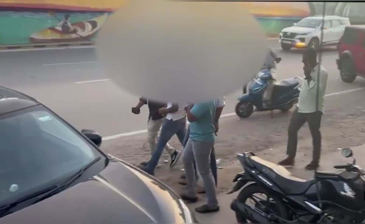 14 Caught Buying Ganja In Hyderabad IT Hub, A Couple Came With 4-Year-Old