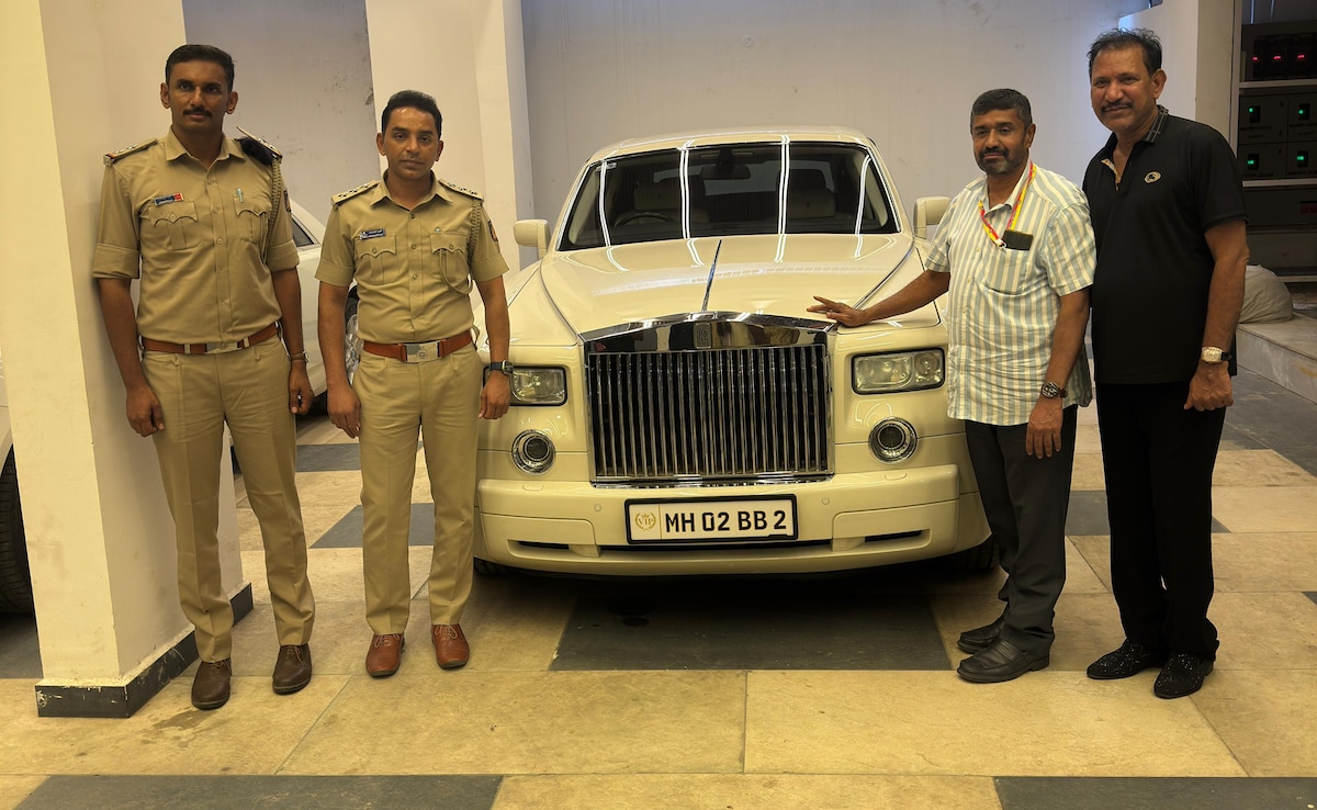 Rolls-Royce Cars Of Bollywood Actors Fined 38 Lakhs. There’s A ‘KGF’ Twist