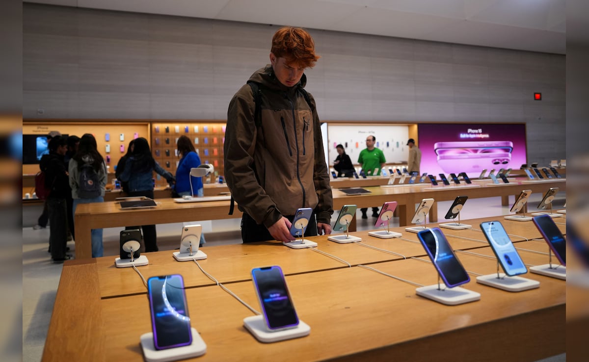 Trump’s Tariff On India To Do Little To Upset IPhone Manufacturing Plans