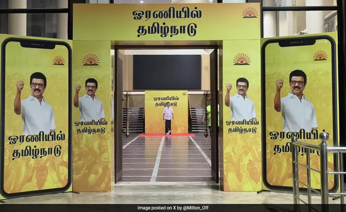 “False, Misleading”: DMK Denies Collecting Aadhaar For Membership Drive