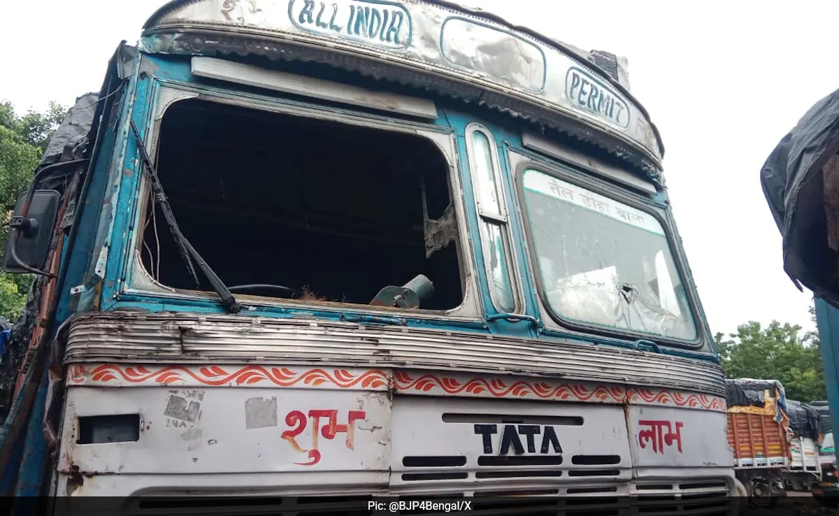 Police Vandalise 30 Trucks In Kolkata Over Parking Issue, 3 Suspended