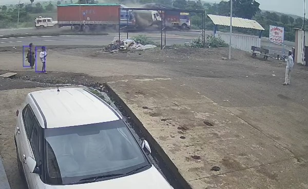 2 Critically Injured In High-Speed Collision On Mumbai-Agra Highway