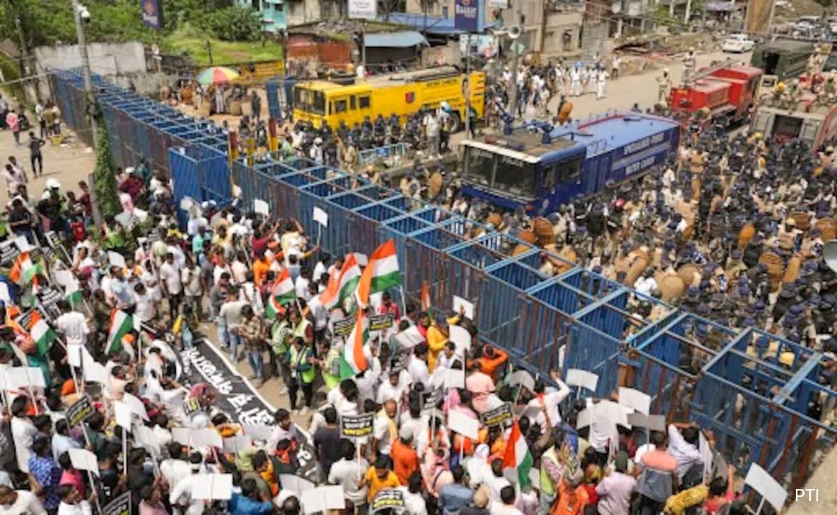 One Year On, Protestors March To West Bengal Secretariat ‘Nabanna’ Demanding Justice In RG Kar Case