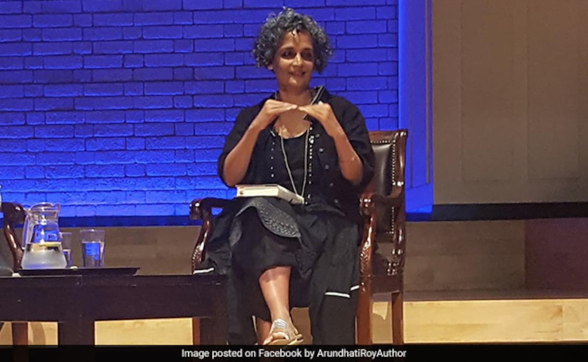 “False Narrative”: Books By AG Noorani, Arundhati Roy Among 25 Banned By J&K