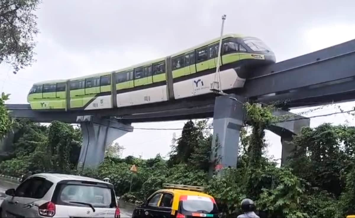 How Mumbai Monorail Became A ‘White Elephant’