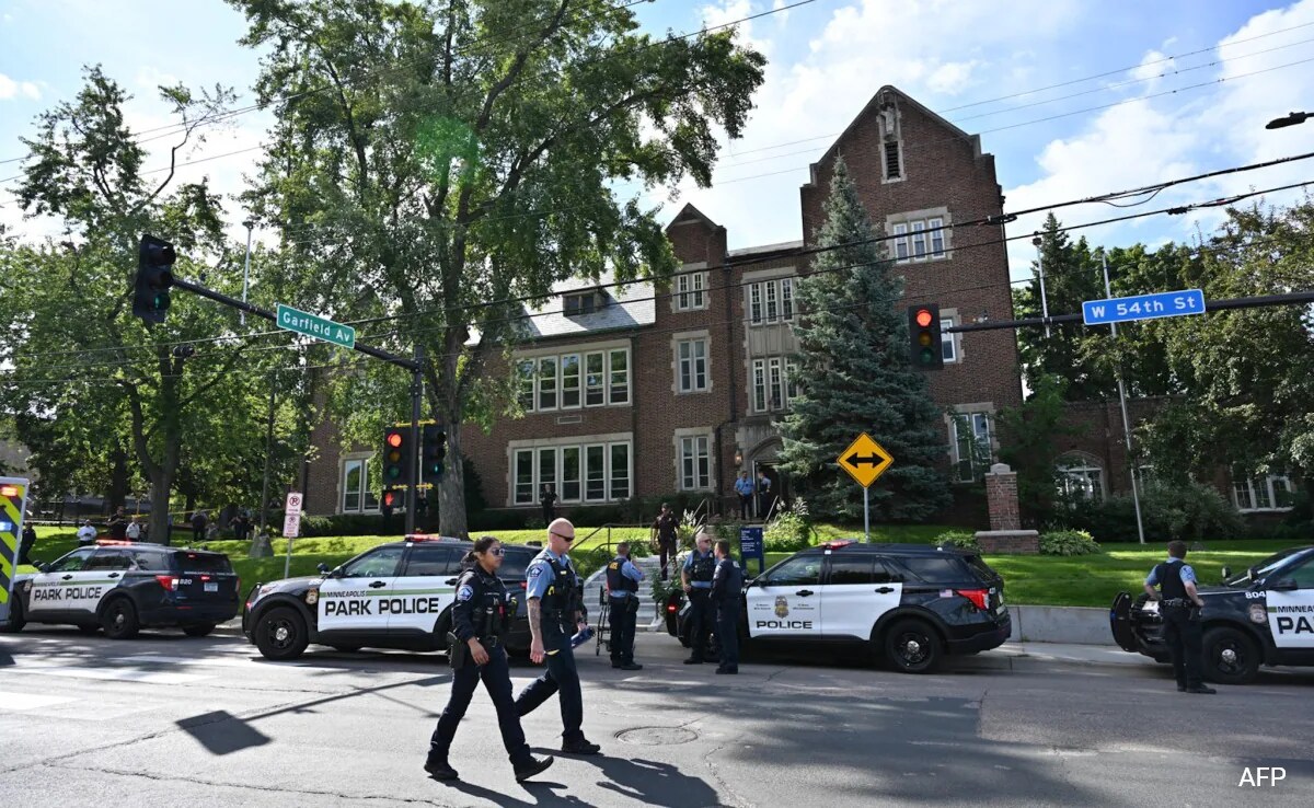 Hundreds Honour 2 Children Killed, 17 Injured In Minneapolis School Shooting