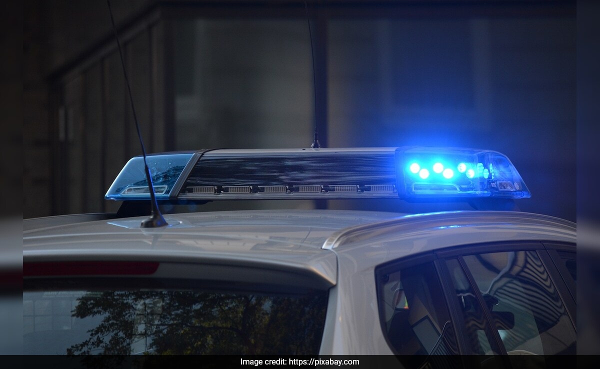 Drunk UP Man Jumps Into Yamuna After Throwing 2 Daughters Into River