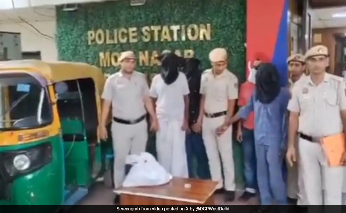 Men Dressed As  ‘Babas’ Rob Woman On Delhi Streets, Arrested