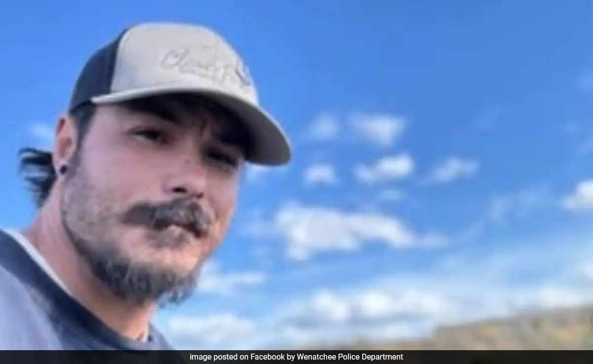 FBI Hunts For Ex-Soldier Travis Decker, Wanted In Deaths Of 3 Daughters