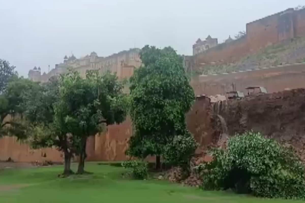 200-Feet Wall Of Jaipur’s Iconic Amer Fort Collapses Amid Heavy Rainfall | Video