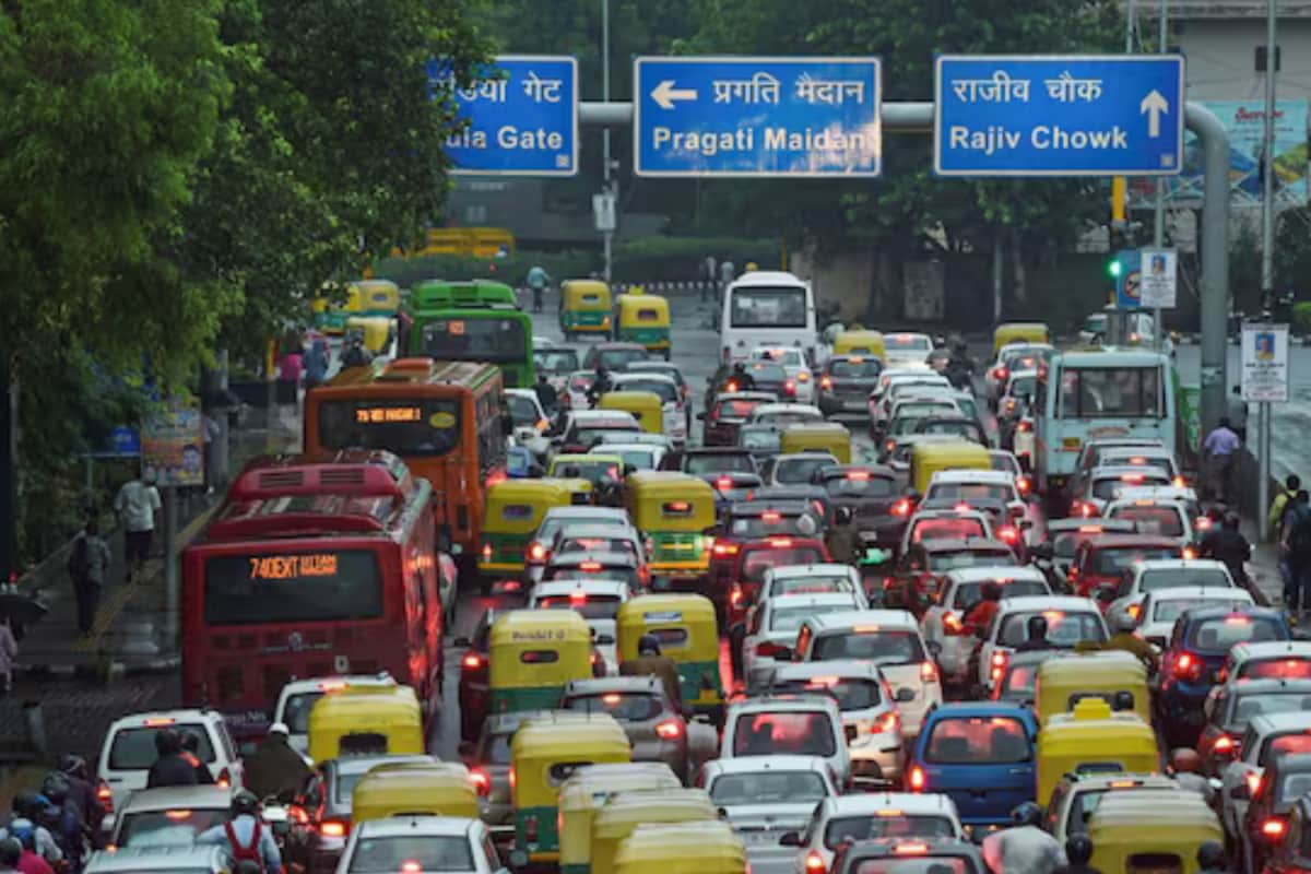 Independence Day 2025: Delhi Traffic Police Issue Advisory | Check Restrictions, Alternate Routes