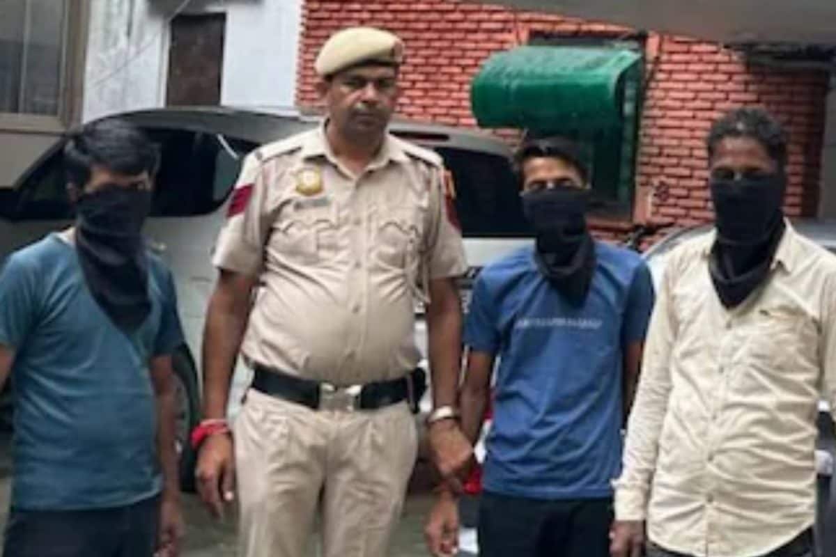 Delhi Man Kills Wife Over Suspected Affair, Buries Body In Cemetery; Three Arrested