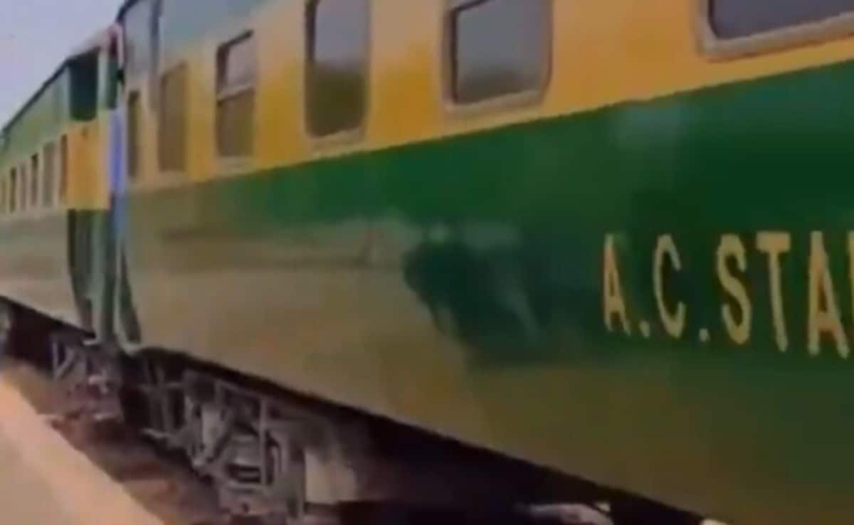 30 Injured After Several Coaches Of Passenger Train Derail In Pakistan