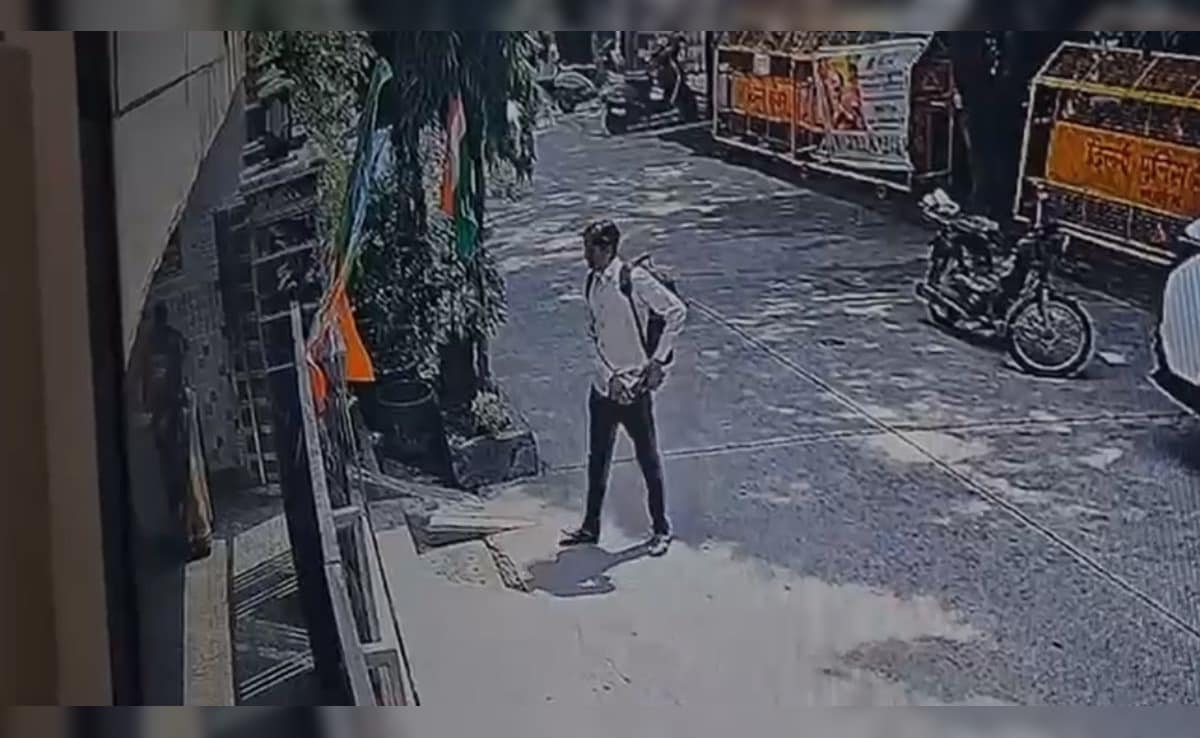 Video: Day Before Assault, Rekha Gupta Attacker Visited Her Ancestral House