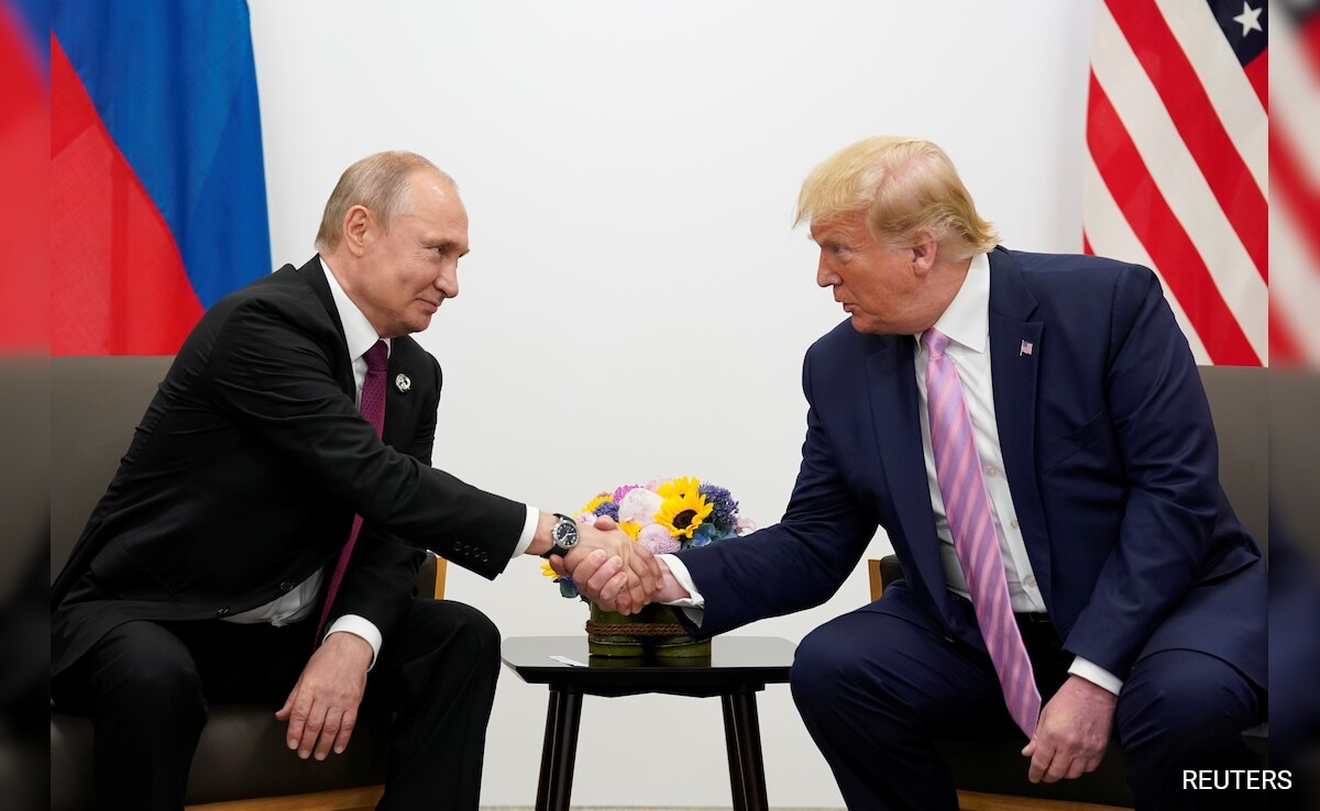 Trump Leaves For Alaska For Meeting With Putin, Terms It “High Stakes”: 10 Points