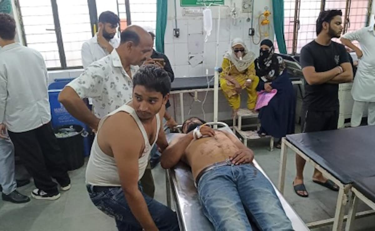 UP Woman Stabs Husband With Knife, He Claims ‘Found Her With Lover At Home’