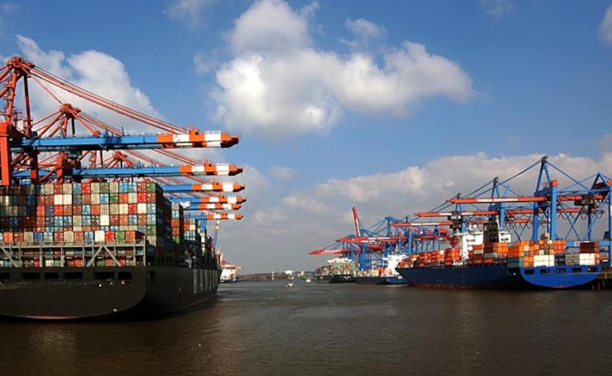 US Ends Tariff Exemption On Small Parcels Valued At Or Under 0